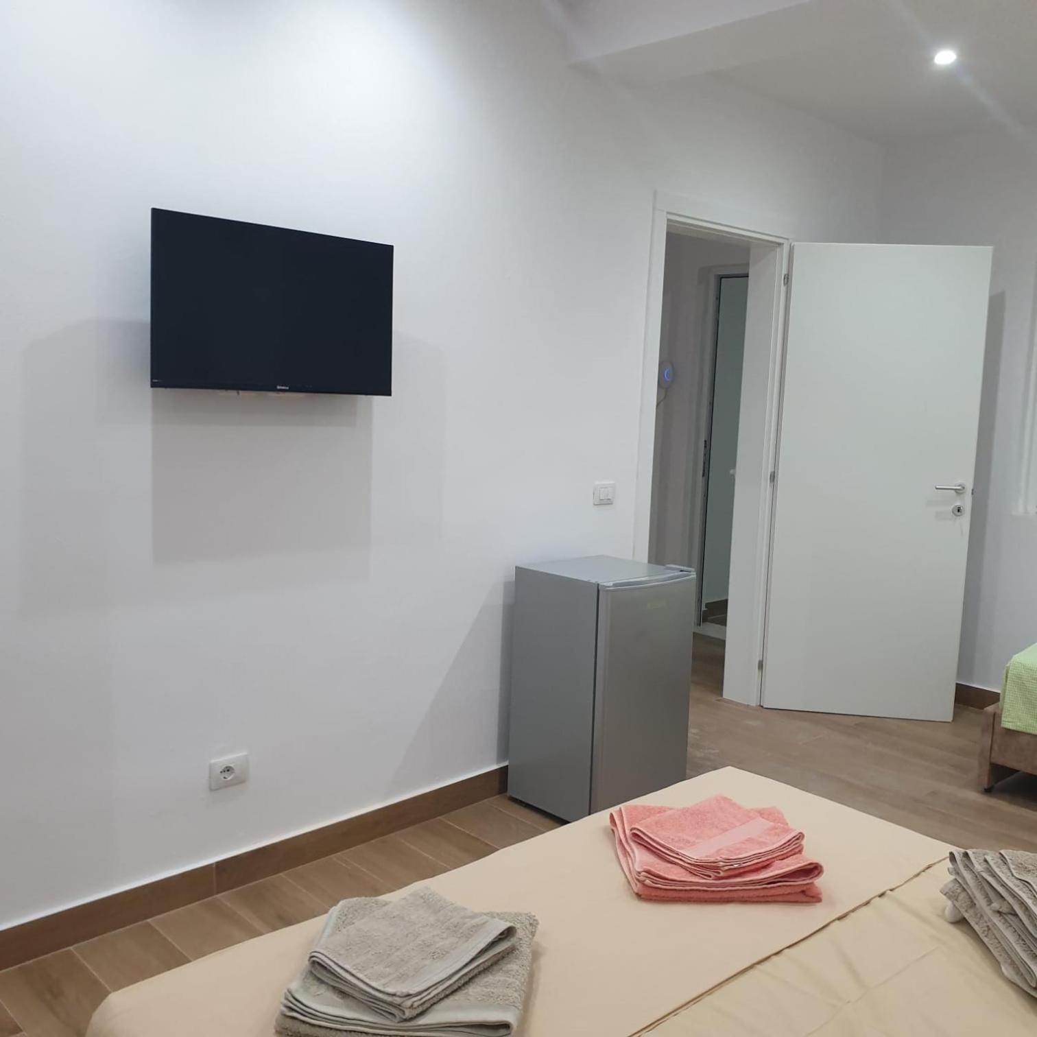 Rooms By George Dhërmi Extérieur photo